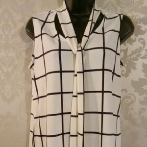 Charter Club White Black Sleeveless Notched Collar Blouse